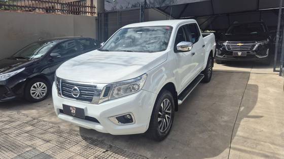 NISSAN FRONTIER 2.3 16V TURBO DIESEL XE CD 4X4 AUTOMÁTICO NISSAN FRONTIER 2.3 16V TURBO DIESEL XE CD 4X4 AUTOMÁTICO